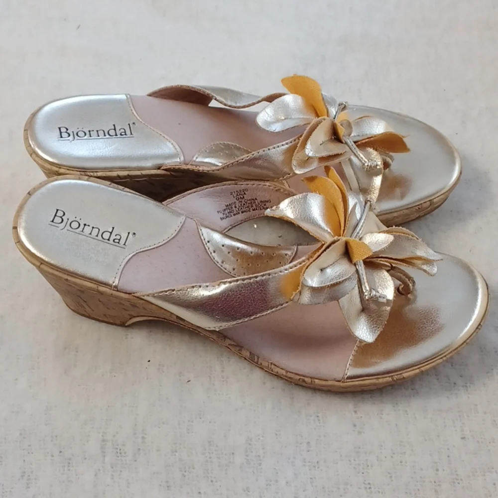 Gold Wedge Sandals - Picture 7 of 7